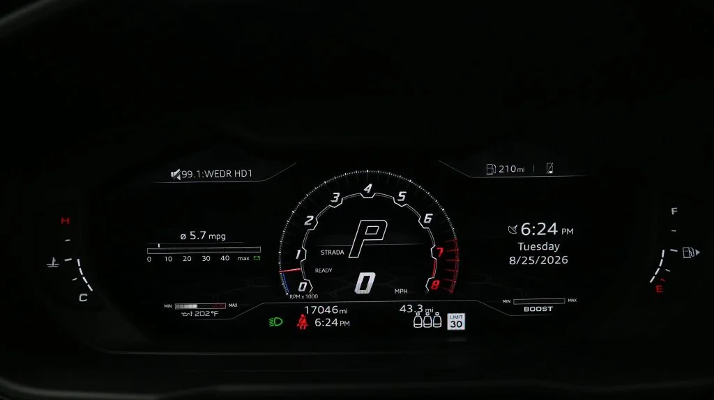 Used 2022  Lamborghini Base image 10