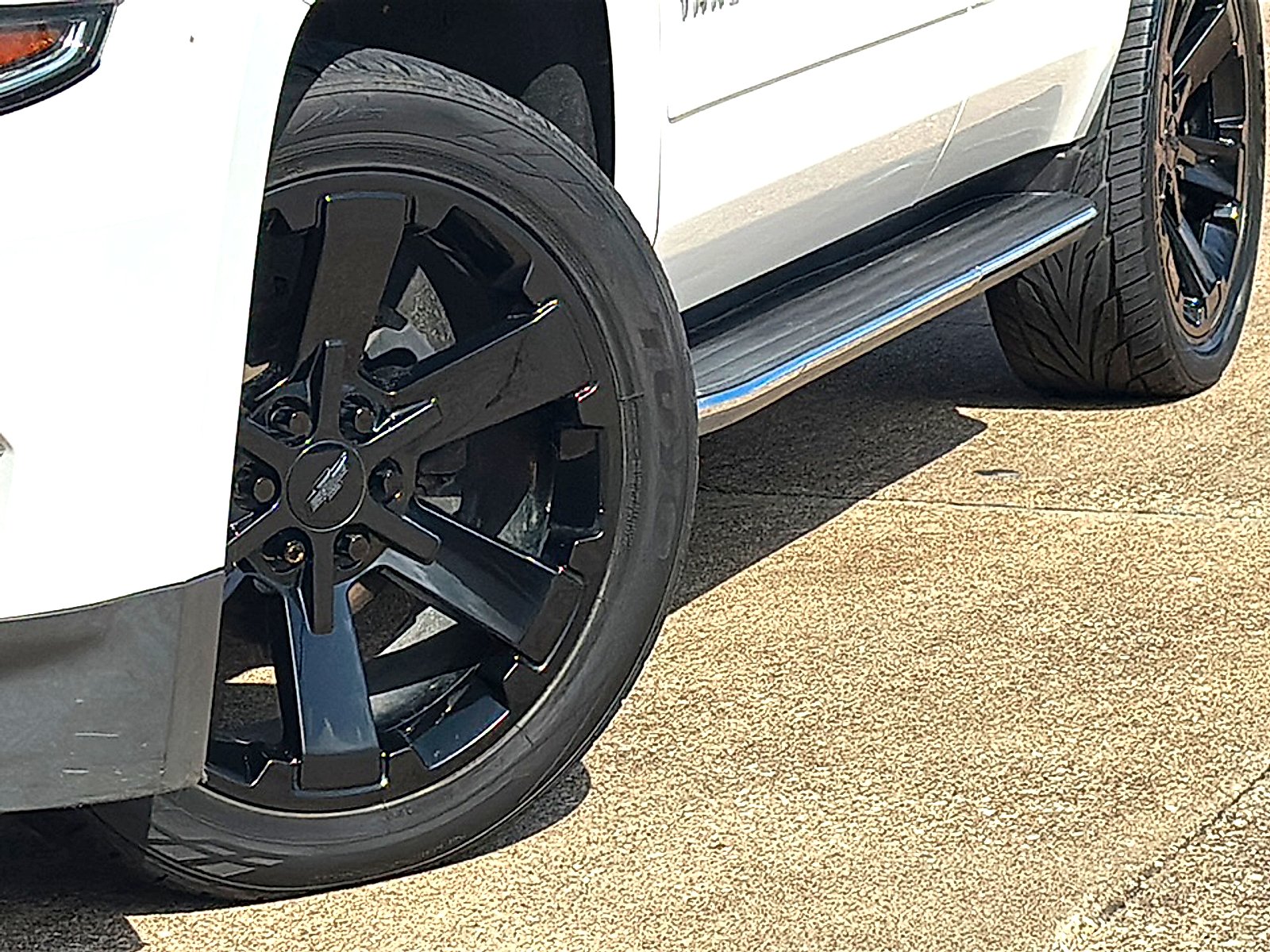Used 2020 Summit White Chevrolet 2WD Premier image 3
