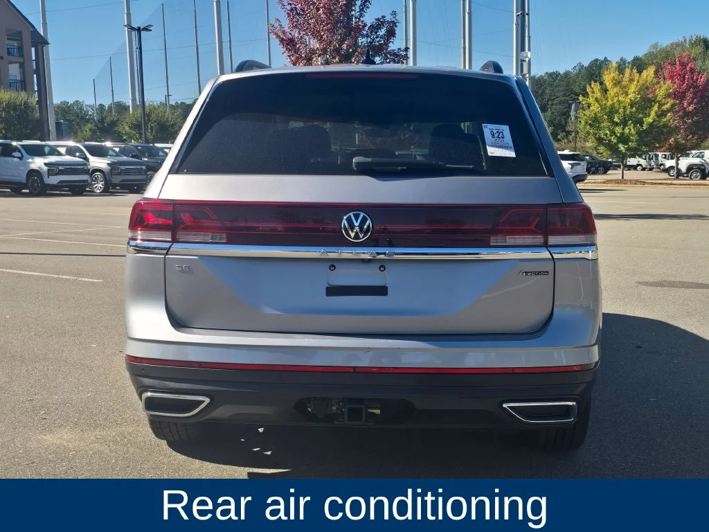 Used 2024  Volkswagen 2.0T SE w/Technology image 3