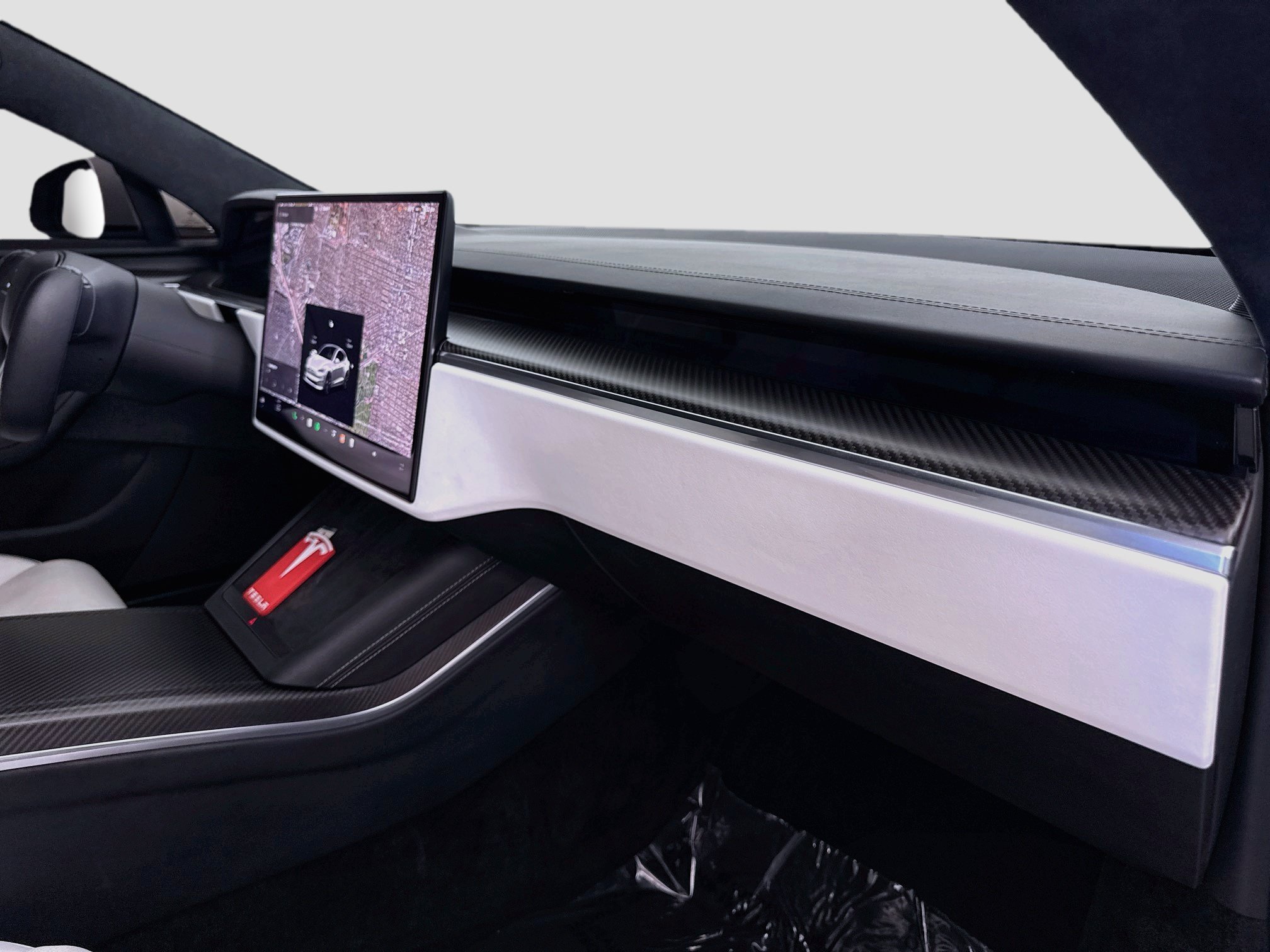 Used 2022  Tesla Plaid image 32