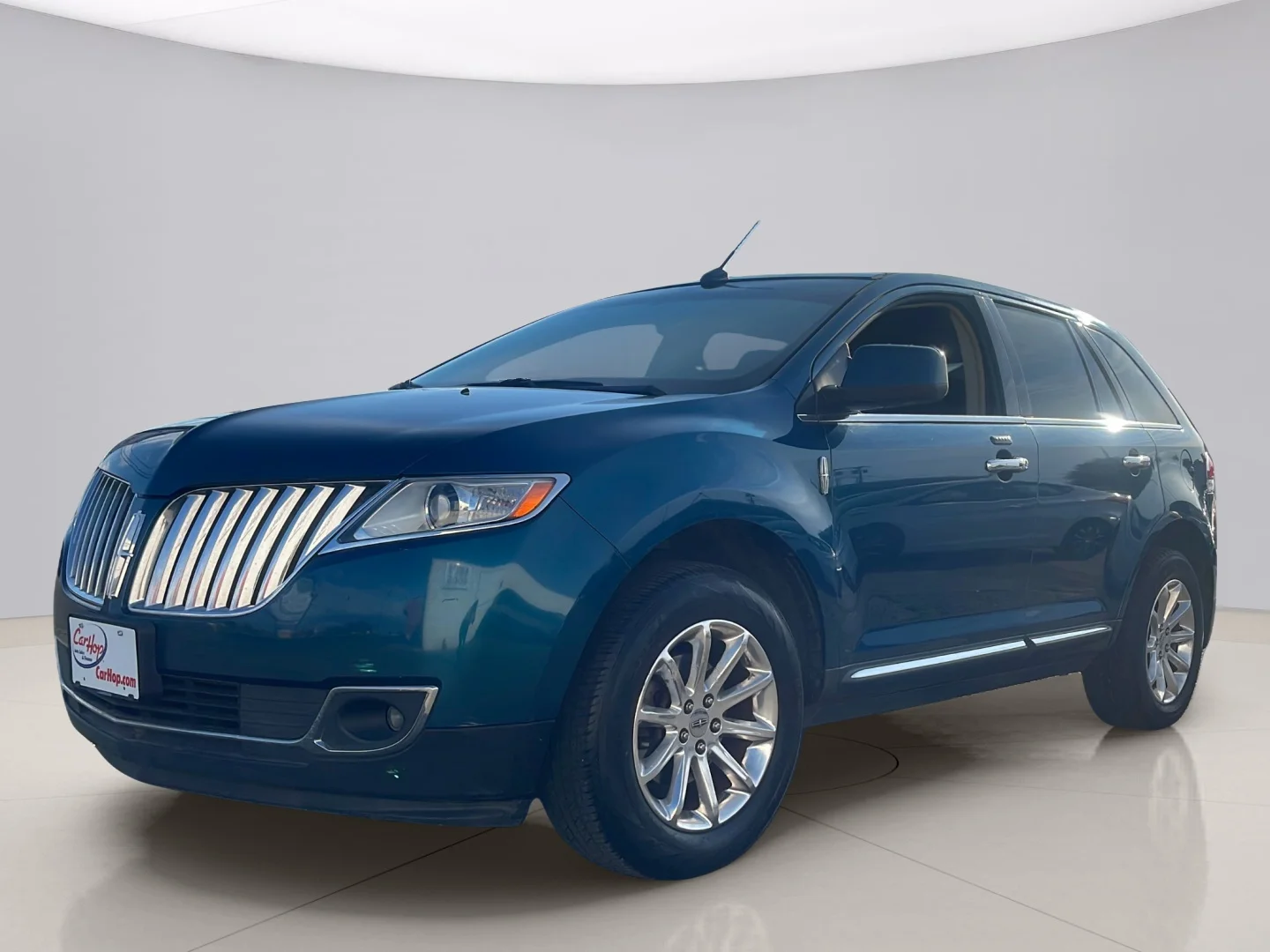 Used 2011 Blue Lincoln AWD image 2