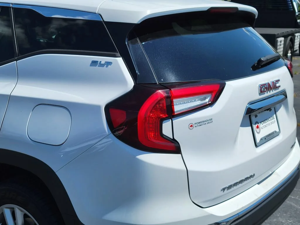 Used 2024 Summit White GMC SLT image 11