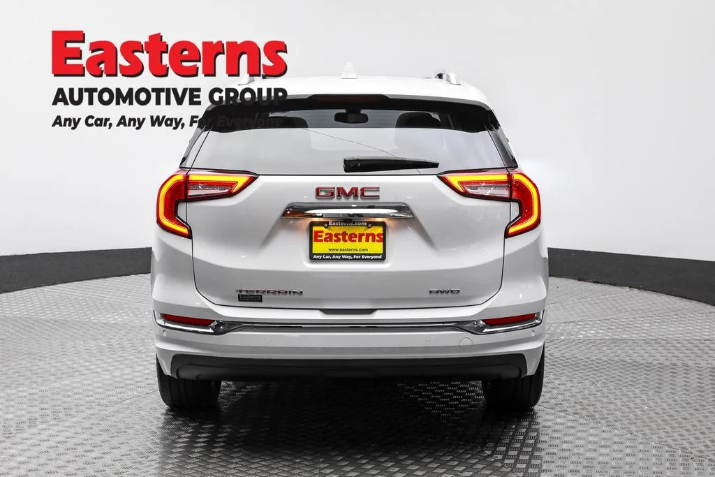 Used 2023 White GMC Denali image 6