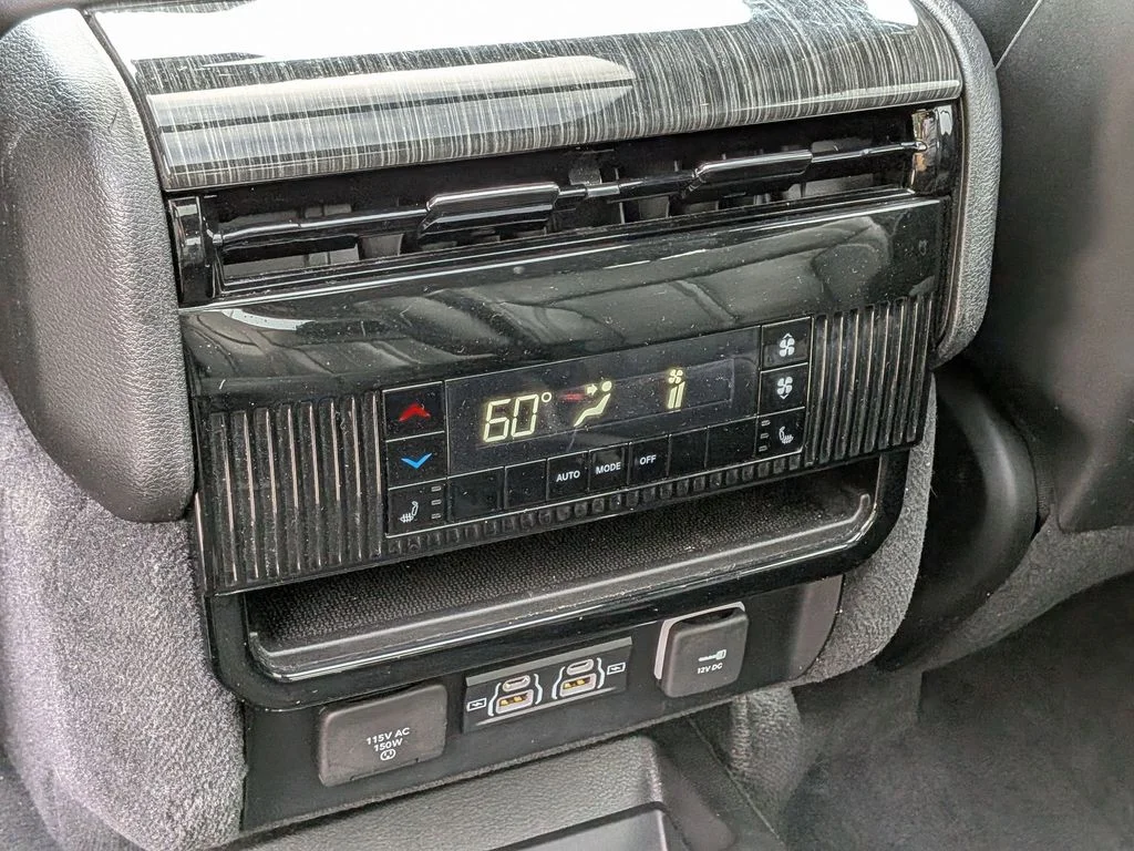 Used 2022 White Jeep Series III image 30