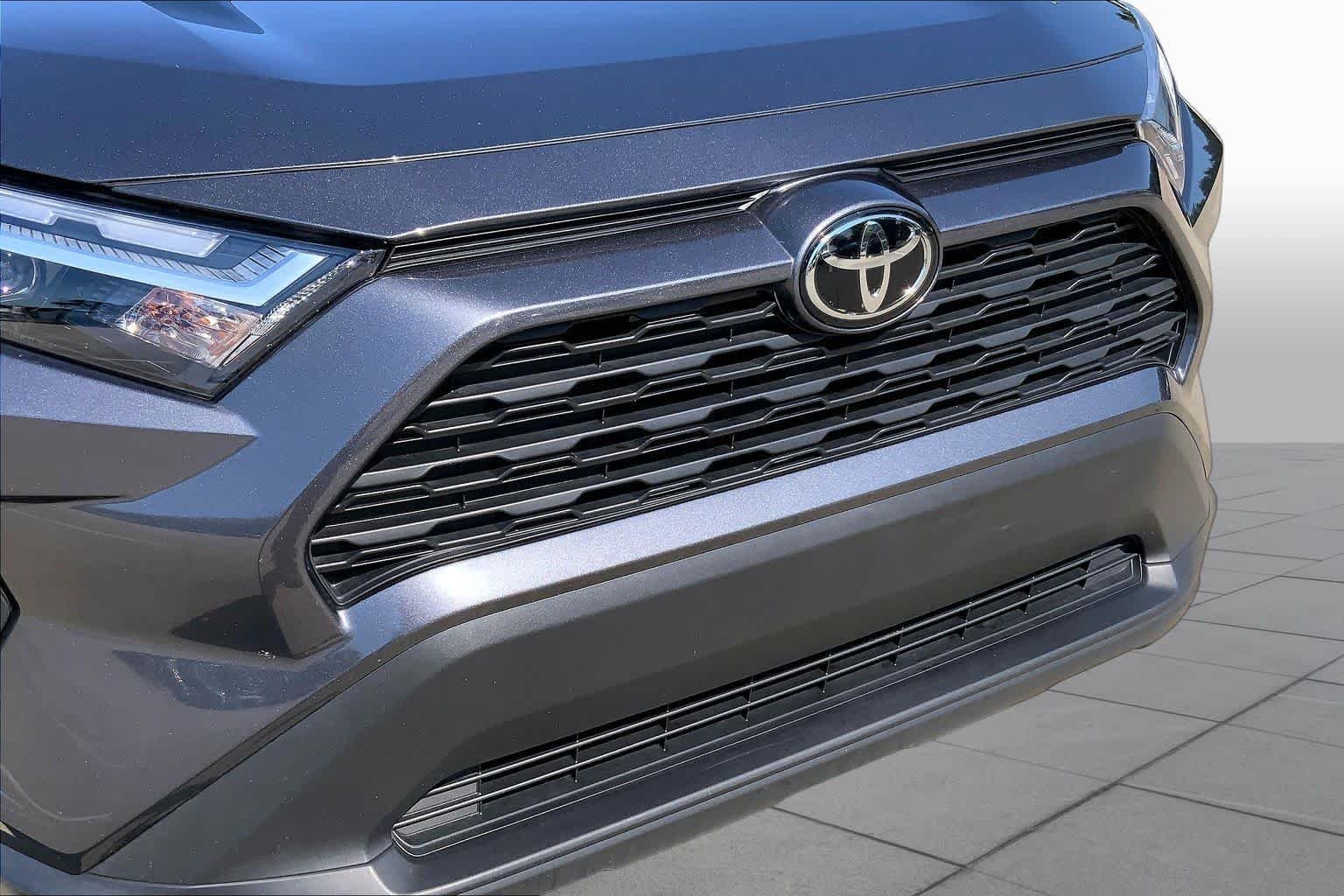 Used 2025 Magnetic Gray Metallic Toyota XLE image 31