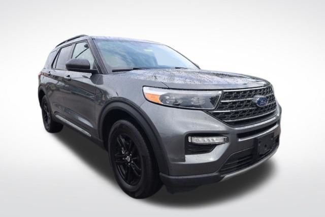 Used 2022 Gray Ford XLT image 2