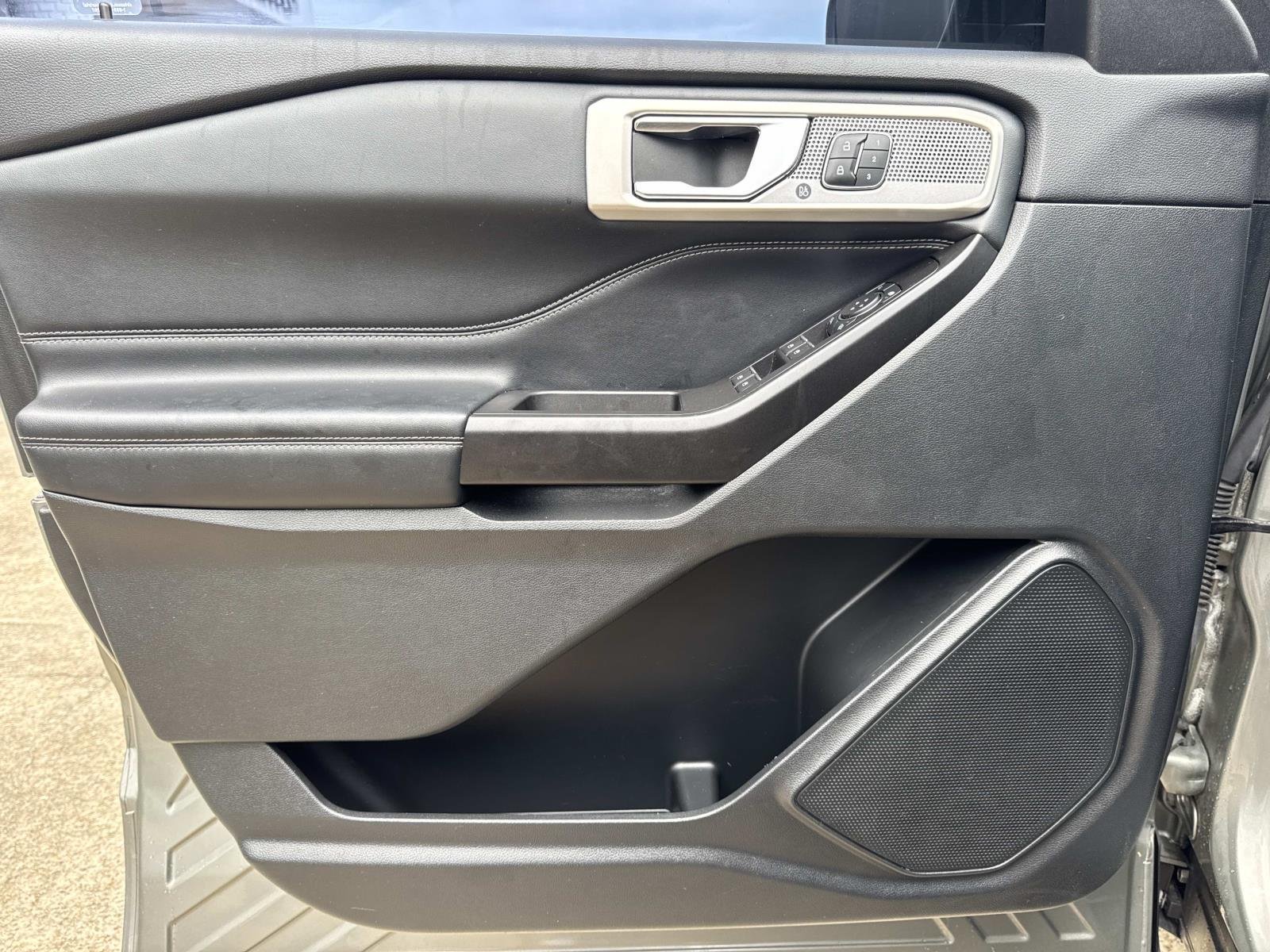 Used 2020 Silver Ford Limited image 18