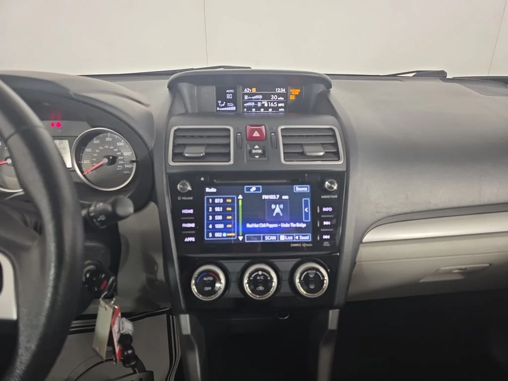 Used 2018 Dark Gray Metallic Subaru 2.5i Premium image 16