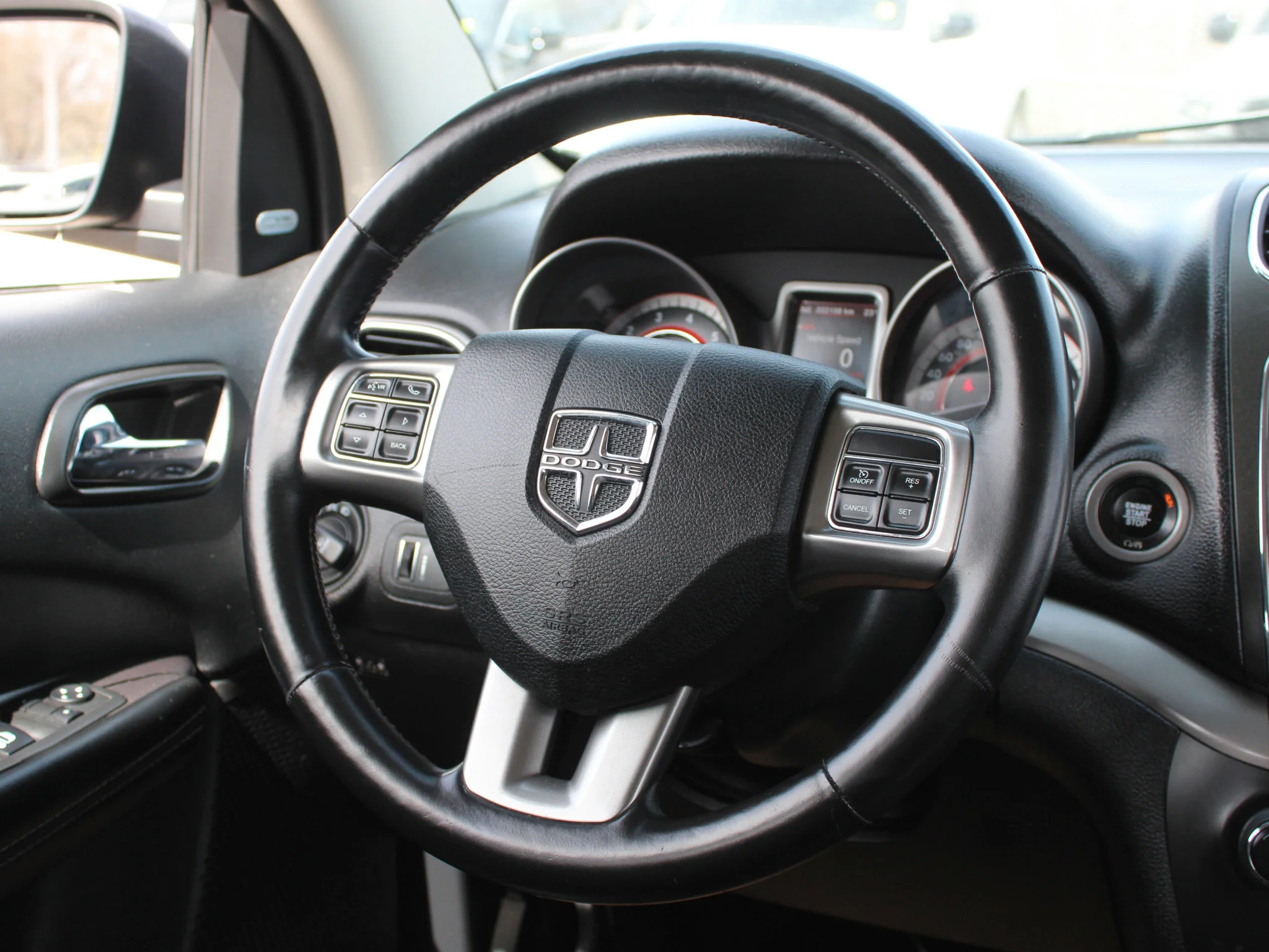 Used 2017 Grey Dodge Crossroad * No Accidents | Heated Seats | V6 | Remote Start | Alpine image 5