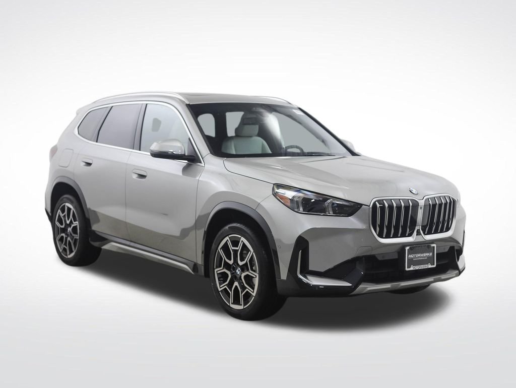 Used 2026 Silver Metallic BMW xDrive28i image 7