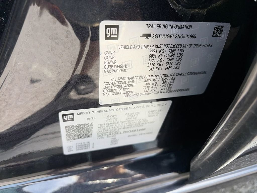 Used 2022 Silver GMC Denali image 29