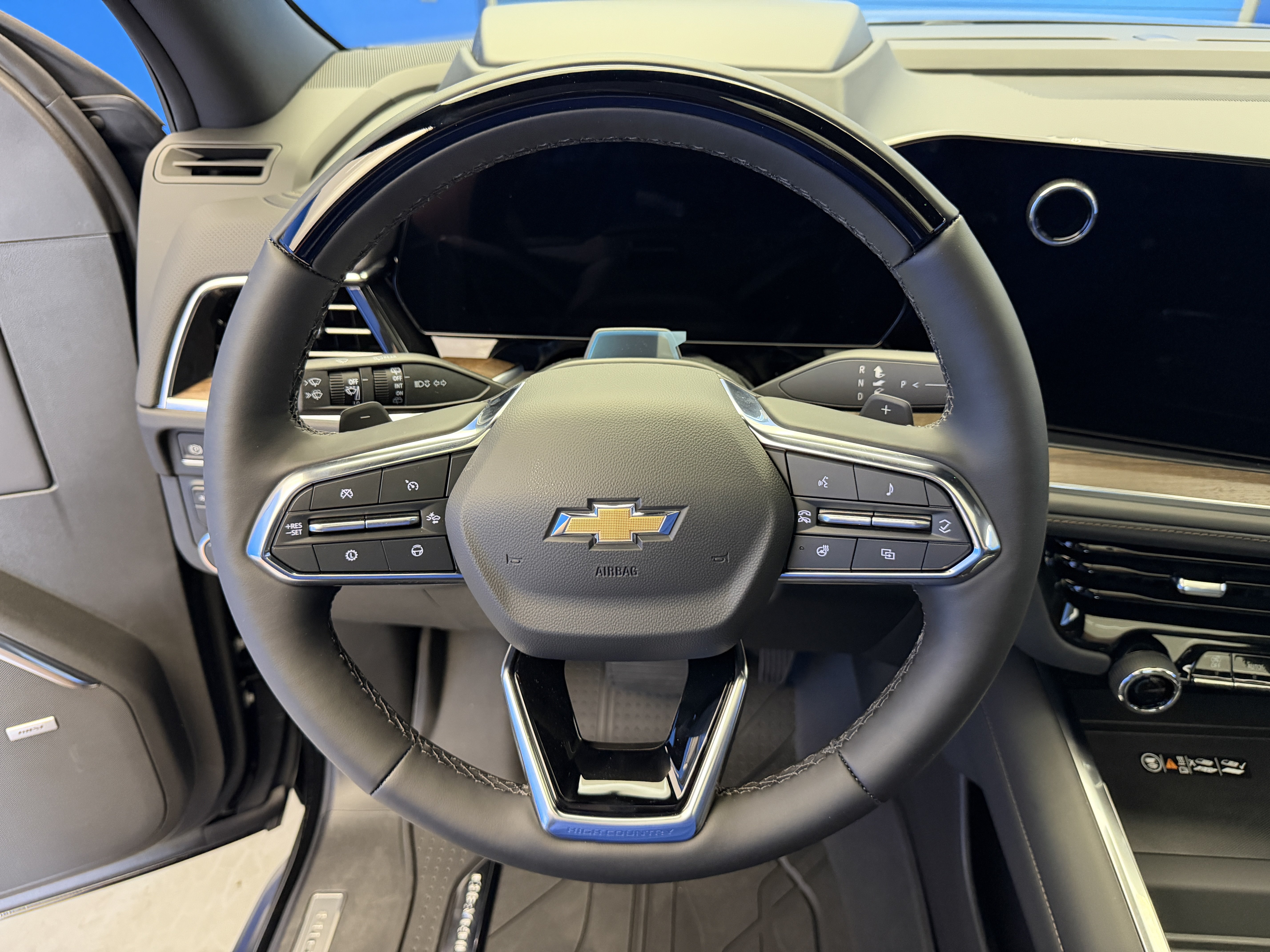 2026 Chevrolet Suburban High Country - Photo 17