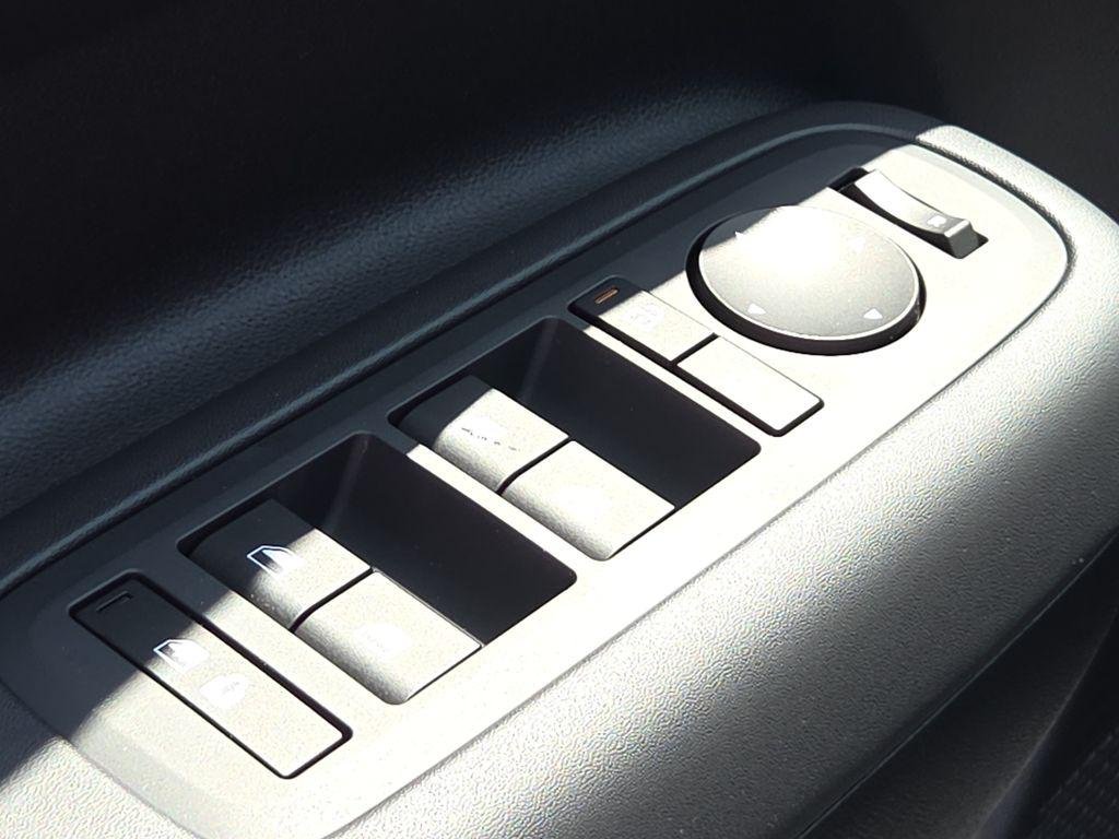 New 2026 White Hyundai SE image 17