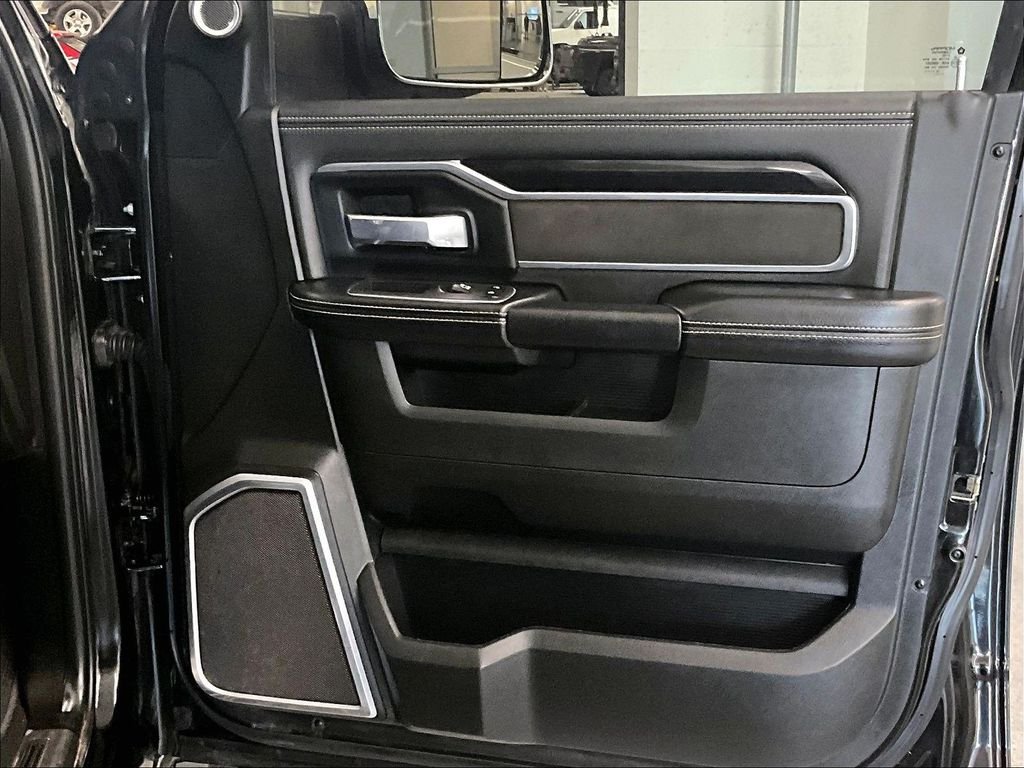 Used 2022 Diamond Black Crystal Pearlcoat Ram Laramie image 12