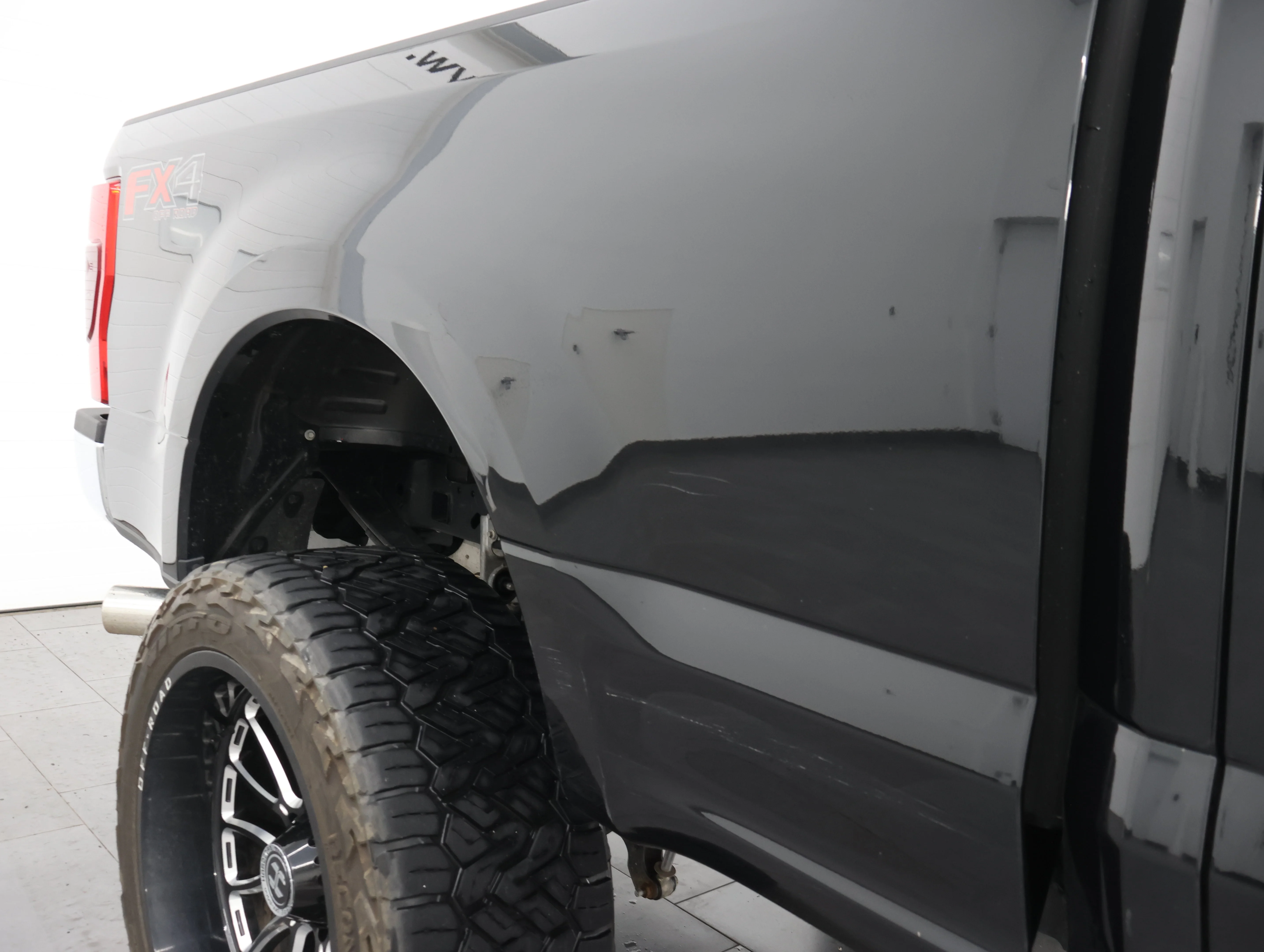 Used 2021 Agate Black Metallic Ford XLT image 26