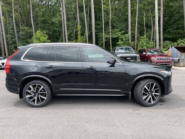 Certified Used 2022 Onyx Black Metallic Volvo T6 Momentum image 3