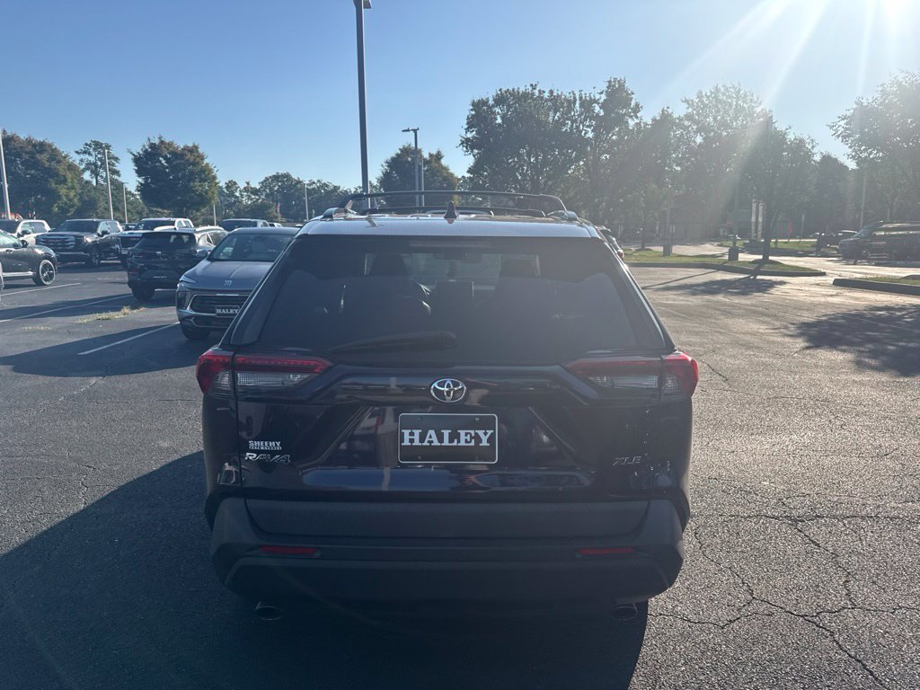Used 2019 Blue Toyota XLE Premium image 6