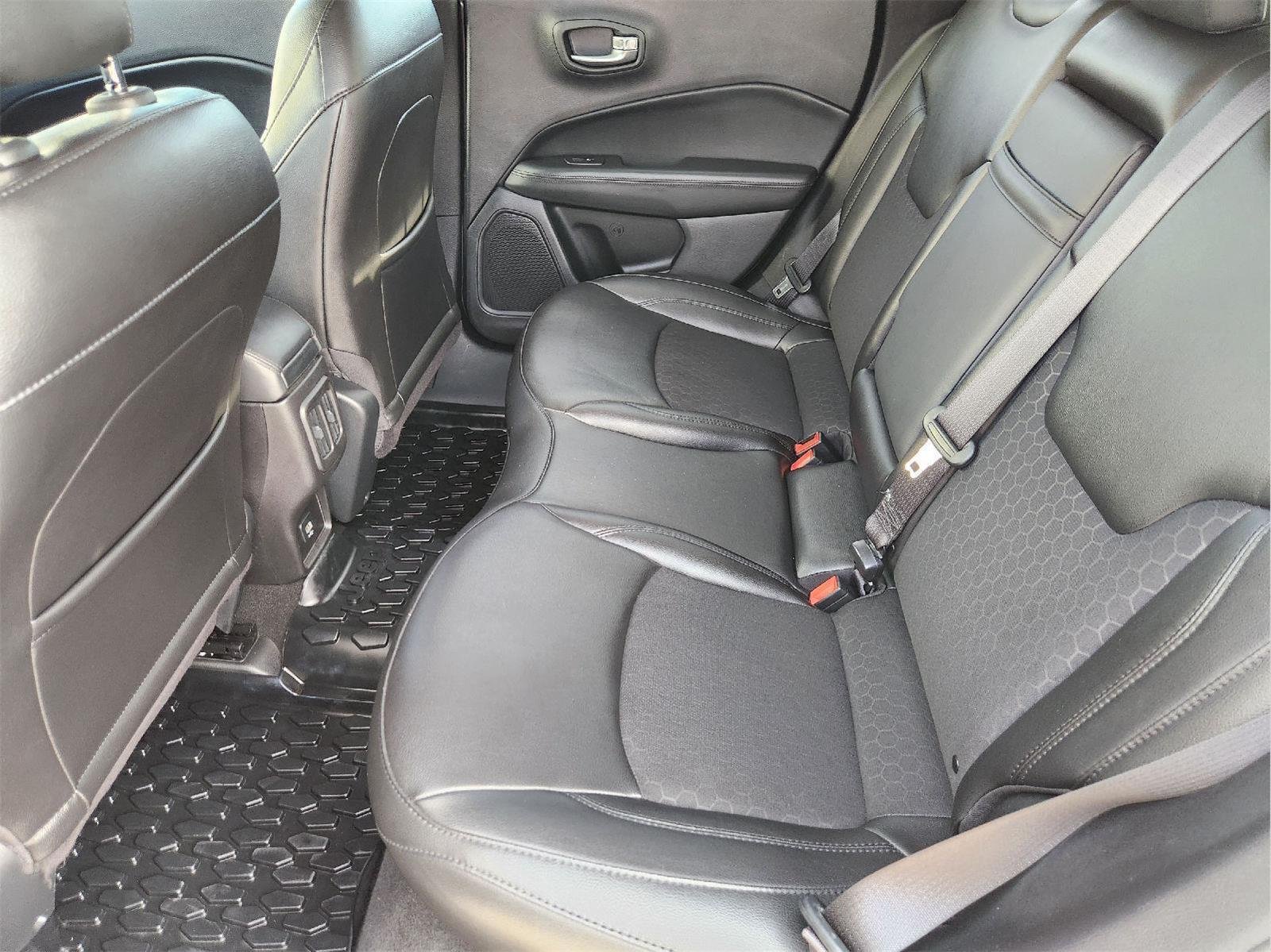 2020 Jeep Compass photo 30 of 33