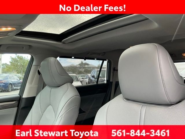 Used 2024  Toyota Limited image 22