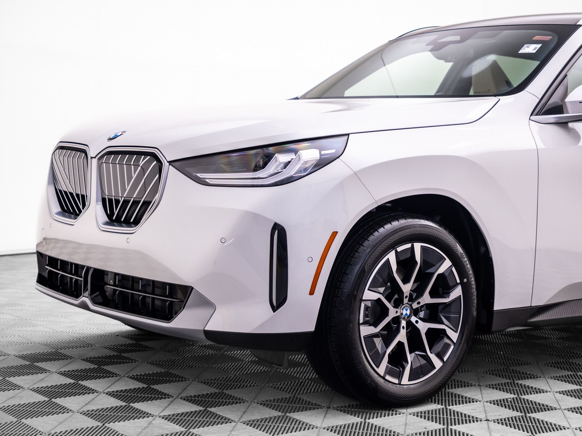 New 2026 Mineral White Metallic BMW 30 xDrive image 37