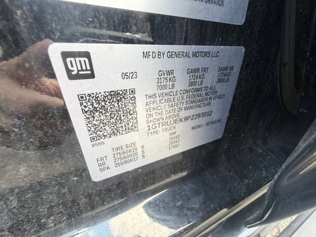 Used 2023 Onyx Black GMC Elevation image 43
