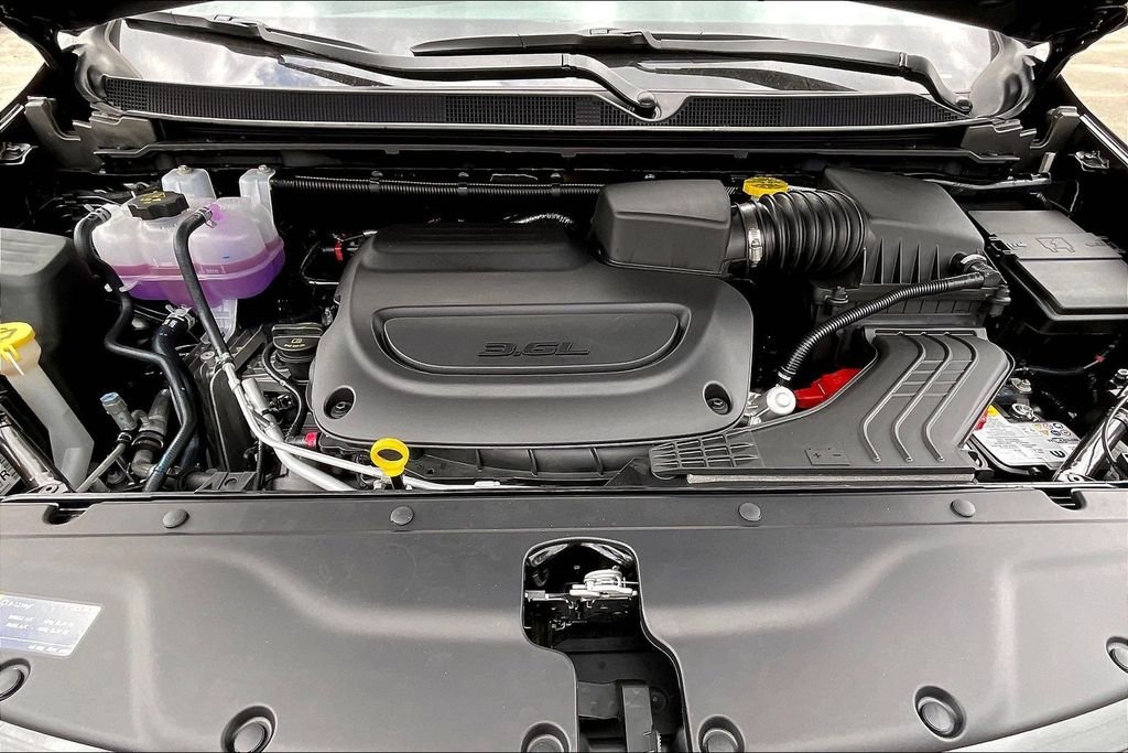 New 2026 Chrysler Pacifica Select 4D Passenger Van