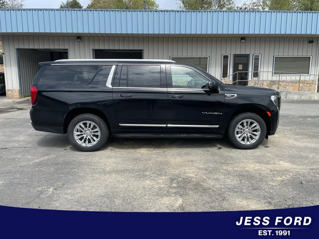 Used 2021 Onyx Black GMC SLT image 9