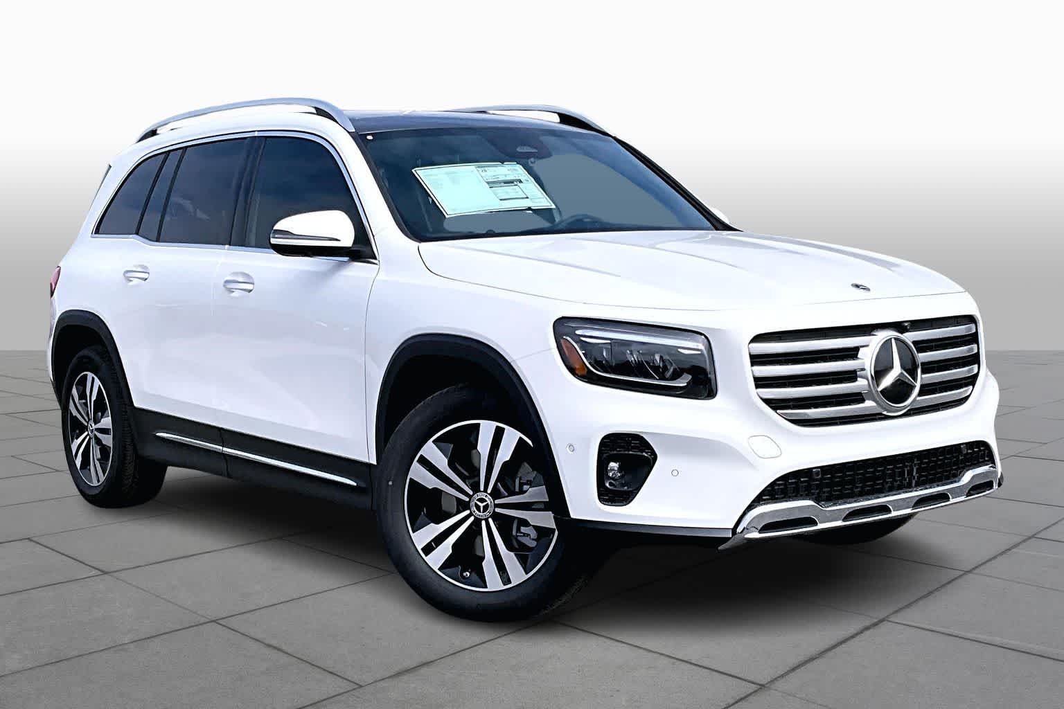 New 2026 Polar White Mercedes-Benz GLB 250 image 2