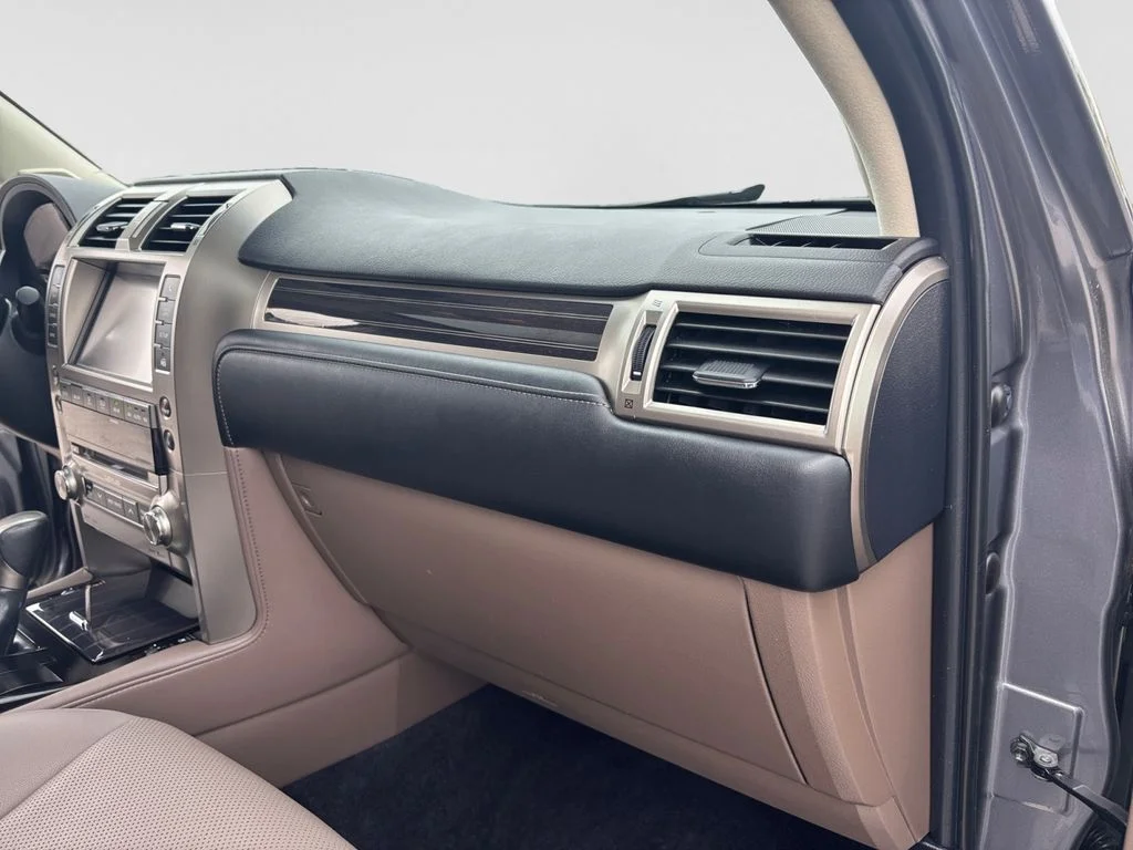 Used 2021 Gray Lexus 460 image 47