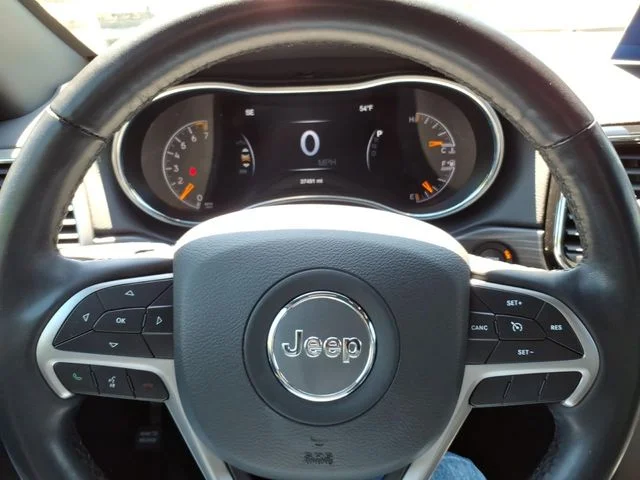 Used 2022 Red Jeep Laredo X image 23