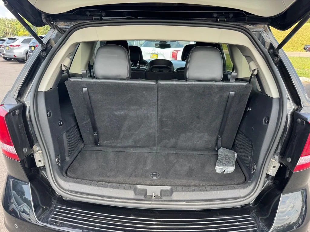 Used 2018 Black Dodge Crossroad image 16