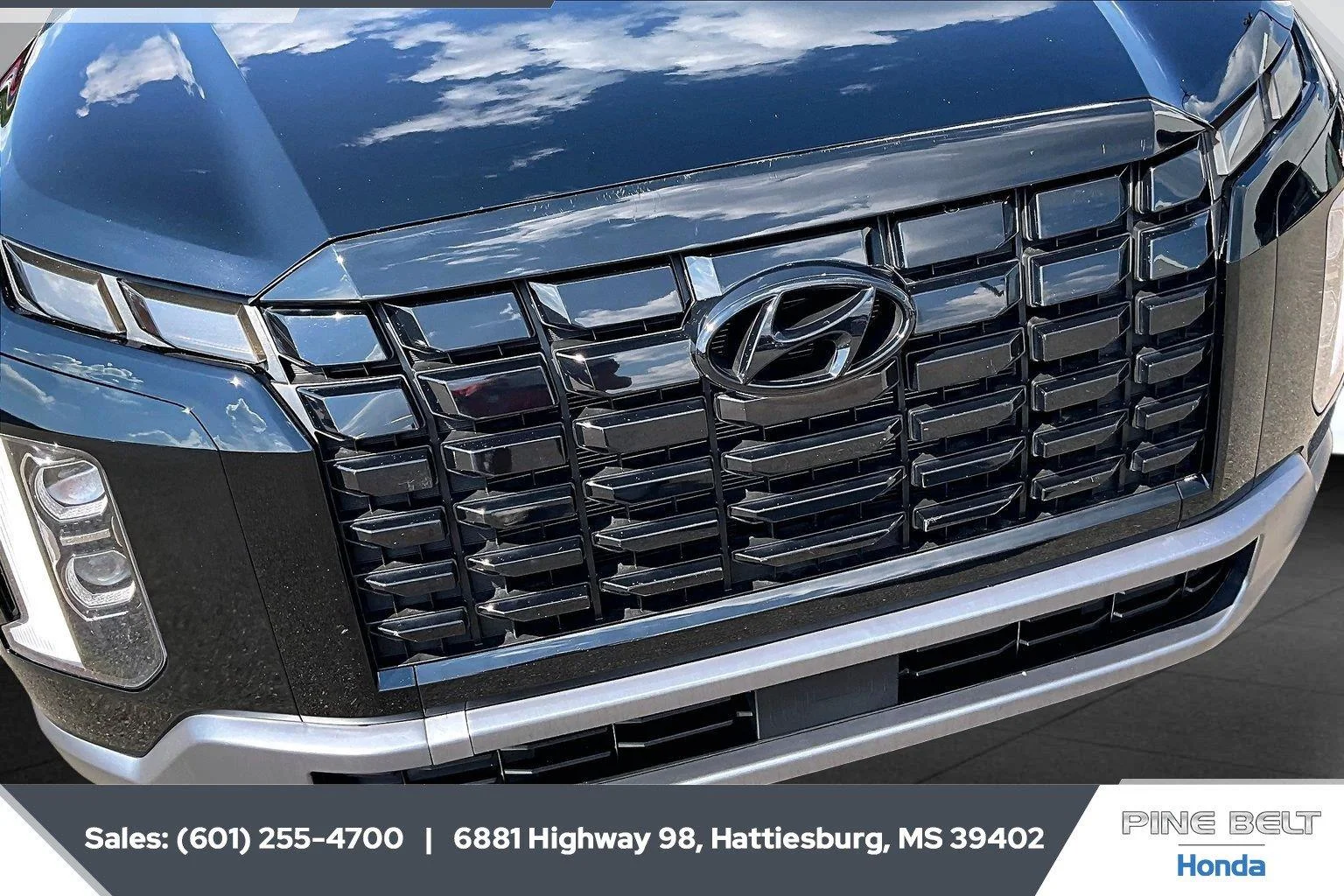 Used 2025 Abyss Black Pearl Hyundai SEL image 22