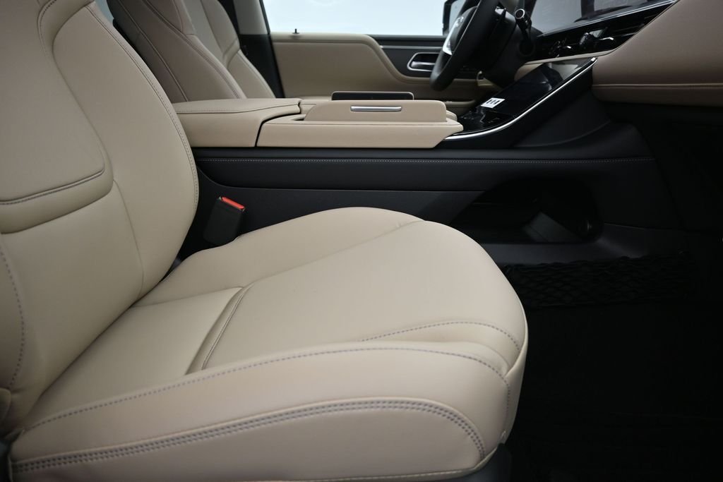 New 2026 RADIANT WHITE INFINITI Pure 2WD image 26