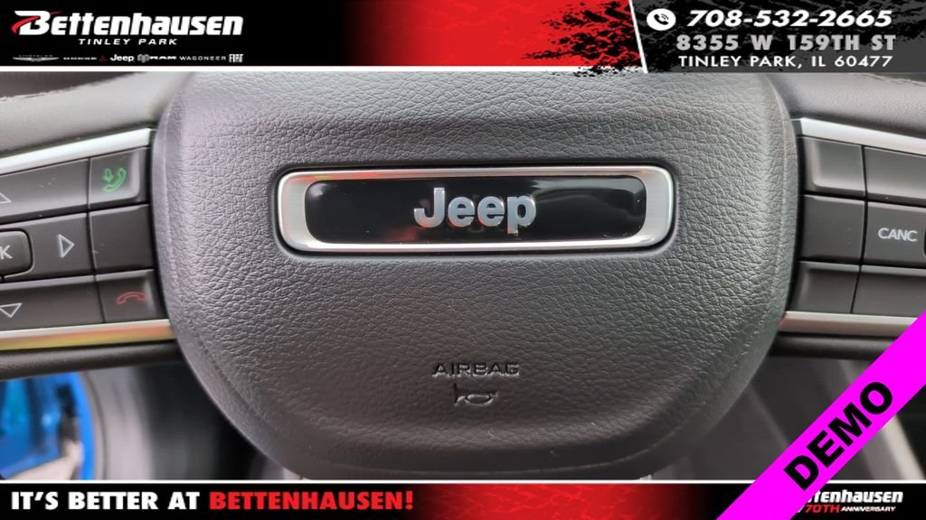 New 2026 Hydro Blue Pearl-Coat Exterior Paint Jeep Latitude image 17