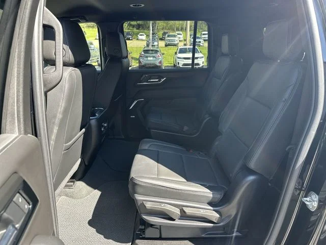 2025 GMC Yukon XL Denali - Photo 25