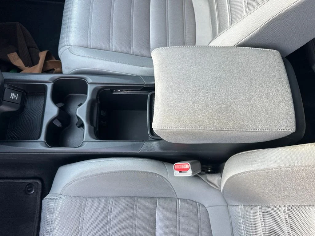 Certified Used 2019 Lunar Silver Metallic Honda LX image 25