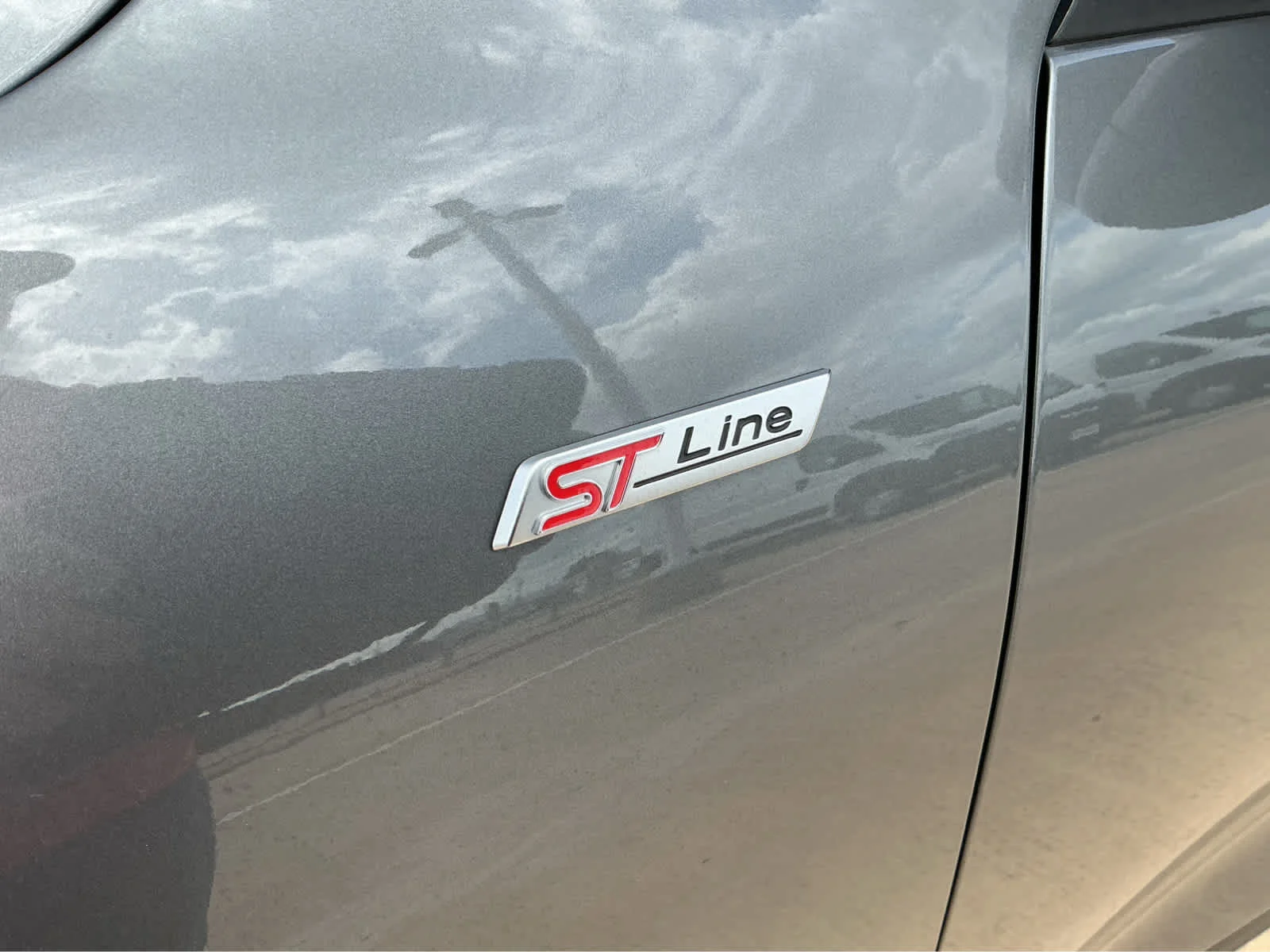 Used 2025 Carbonized Gray Metallic Ford ST-Line image 11
