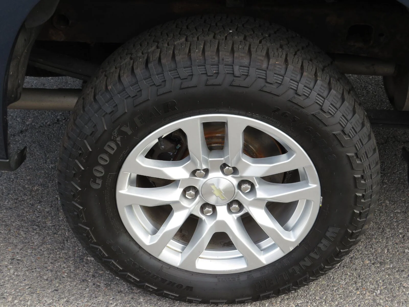 Used 2019  CHEVROLET TRUCK  image 17