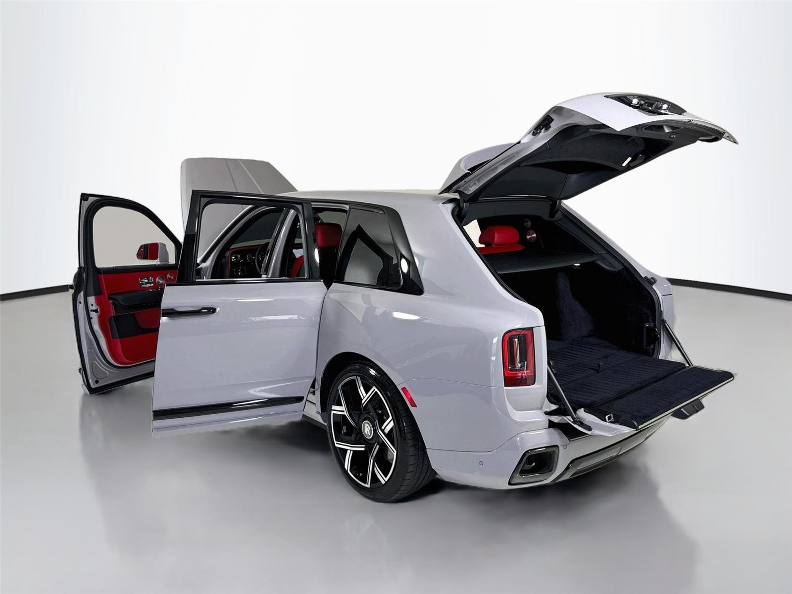 Used 2025 Tempest Gray Rolls-Royce Black Badge | Bespoke Audio | Starlight Roof image 48