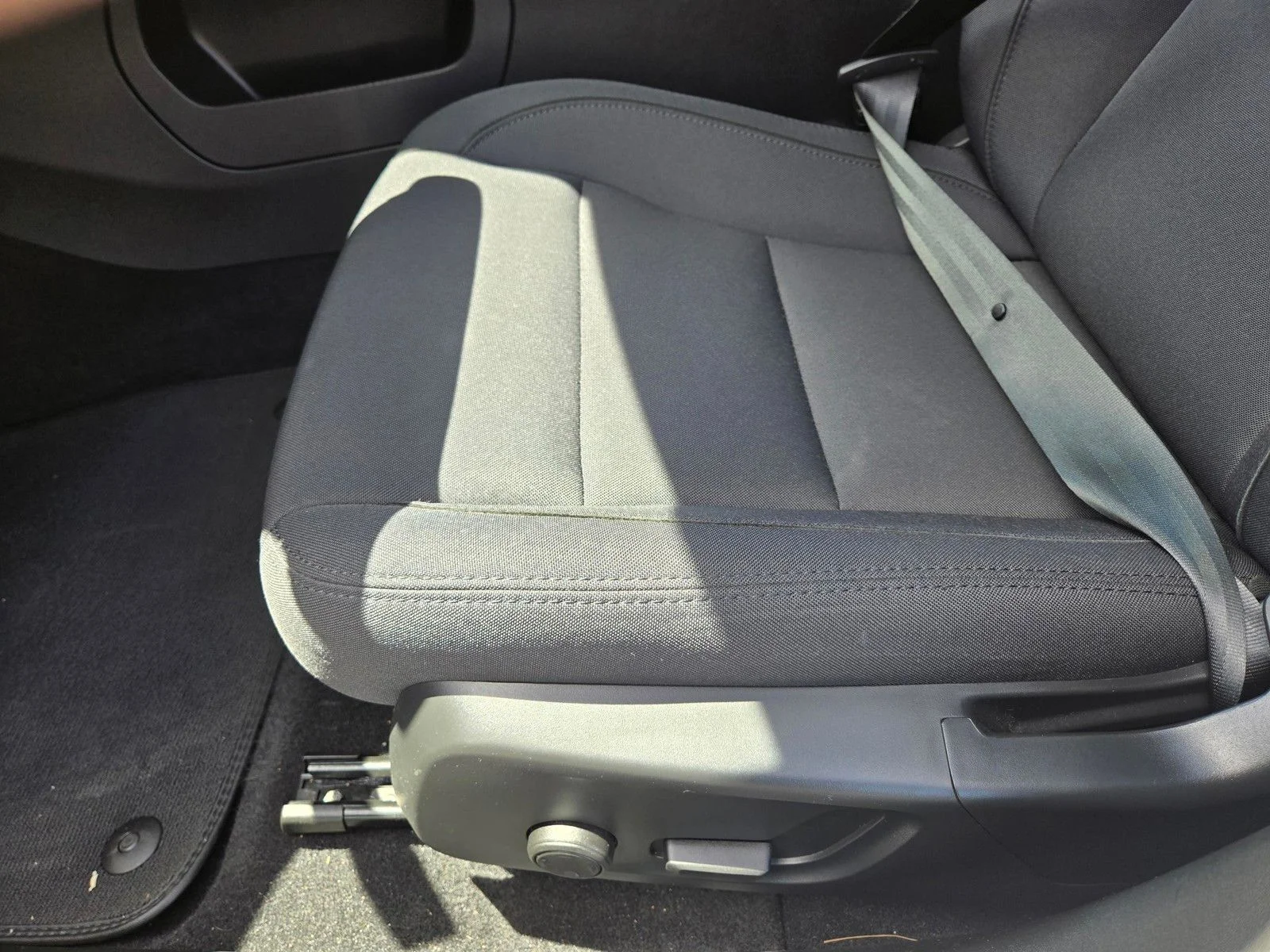 Used 2024 White Polestar Long Range Dual Motor image 9