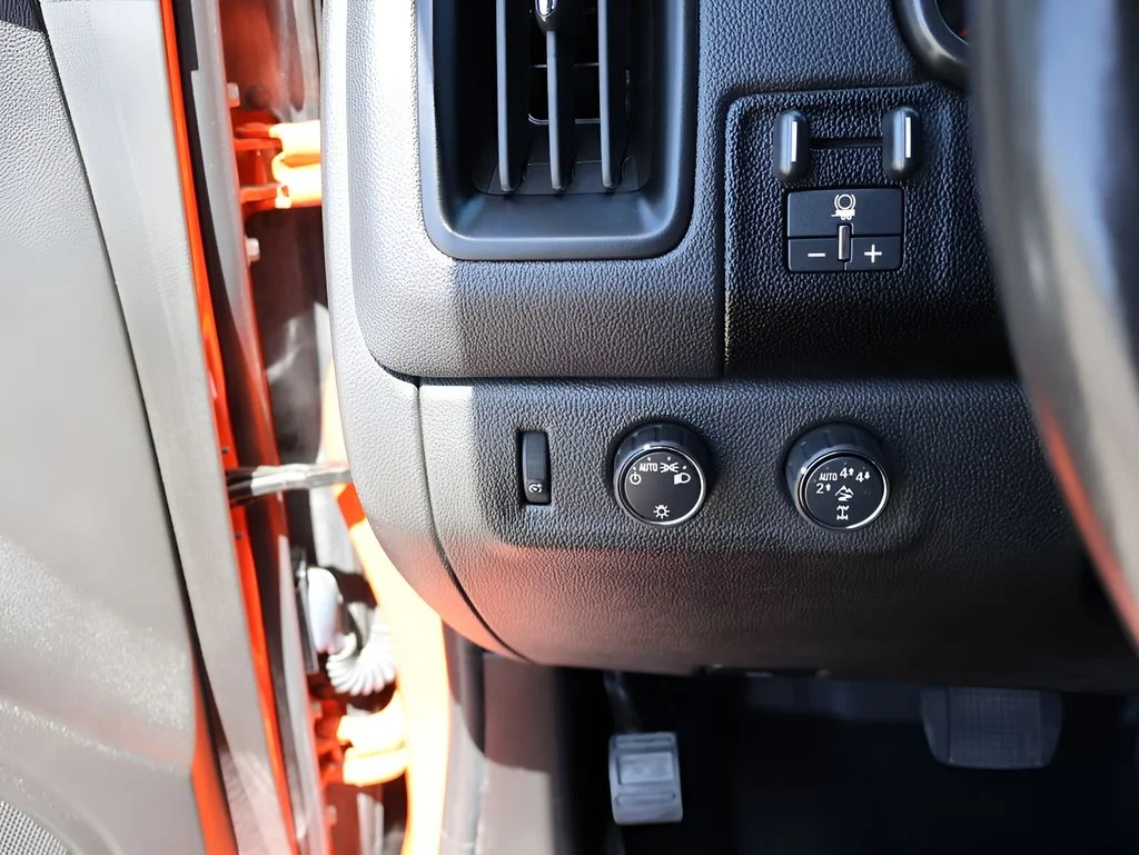 Used 2021 Orange Chevrolet ZR2 image 35