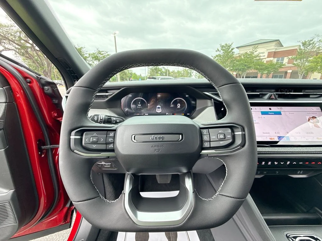 New 2026 Red Hot Pearl-Coat Exterior Paint Jeep Laredo image 13