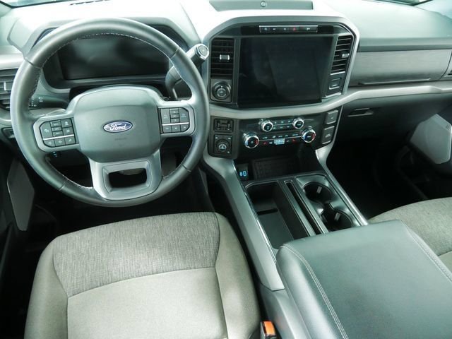 Used 2024 Black Ford XLT image 4