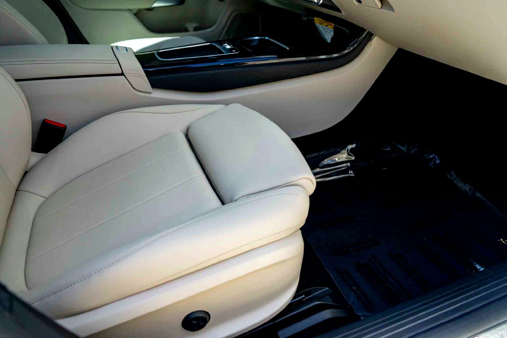Used 2025 Polar White Mercedes-Benz CLA 250 image 31