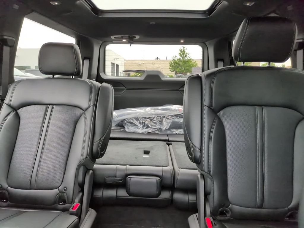 New 2026 Velvet Red Pearlcoat (DISC) Jeep Grand Wagoneer image 24