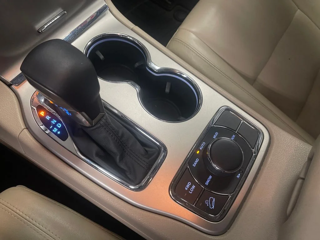 Used 2016 Beige Jeep Limited image 27