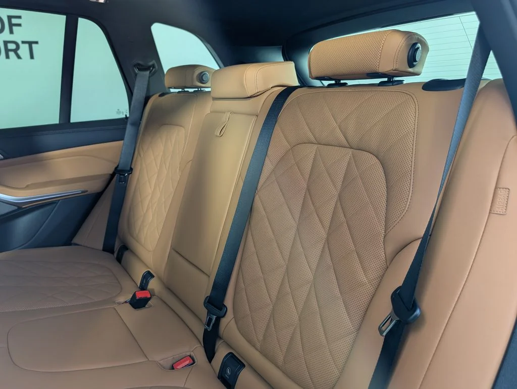 New 2026 Gray BMW xDrive40i image 15