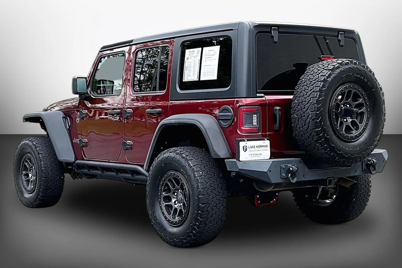 Used 2021  Jeep Rubicon image 6