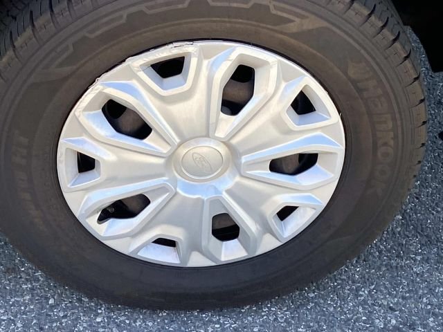 Used 2017 White Ford XLT image 28
