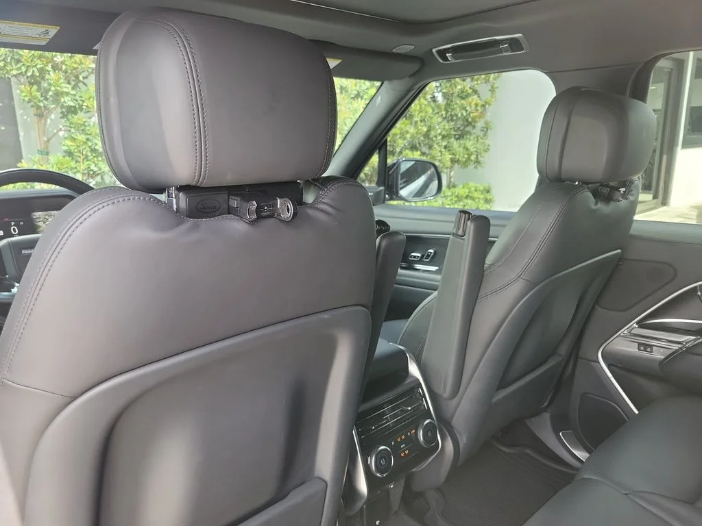 Used 2023 Gray Land Rover SE image 12